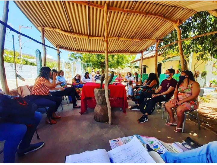 Coletivo reunido para definir a programação da III Mostra de Saberes do Baixio das Palmeiras