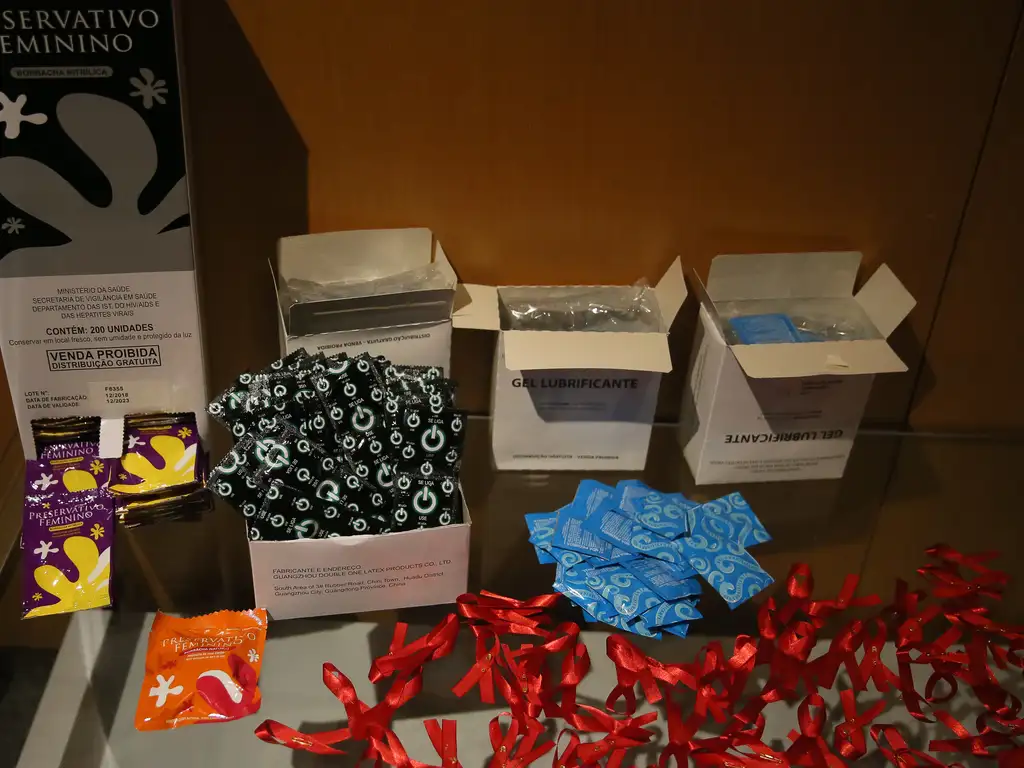 Ideia-SUS_Fio-cruz_dezembro-vermelho